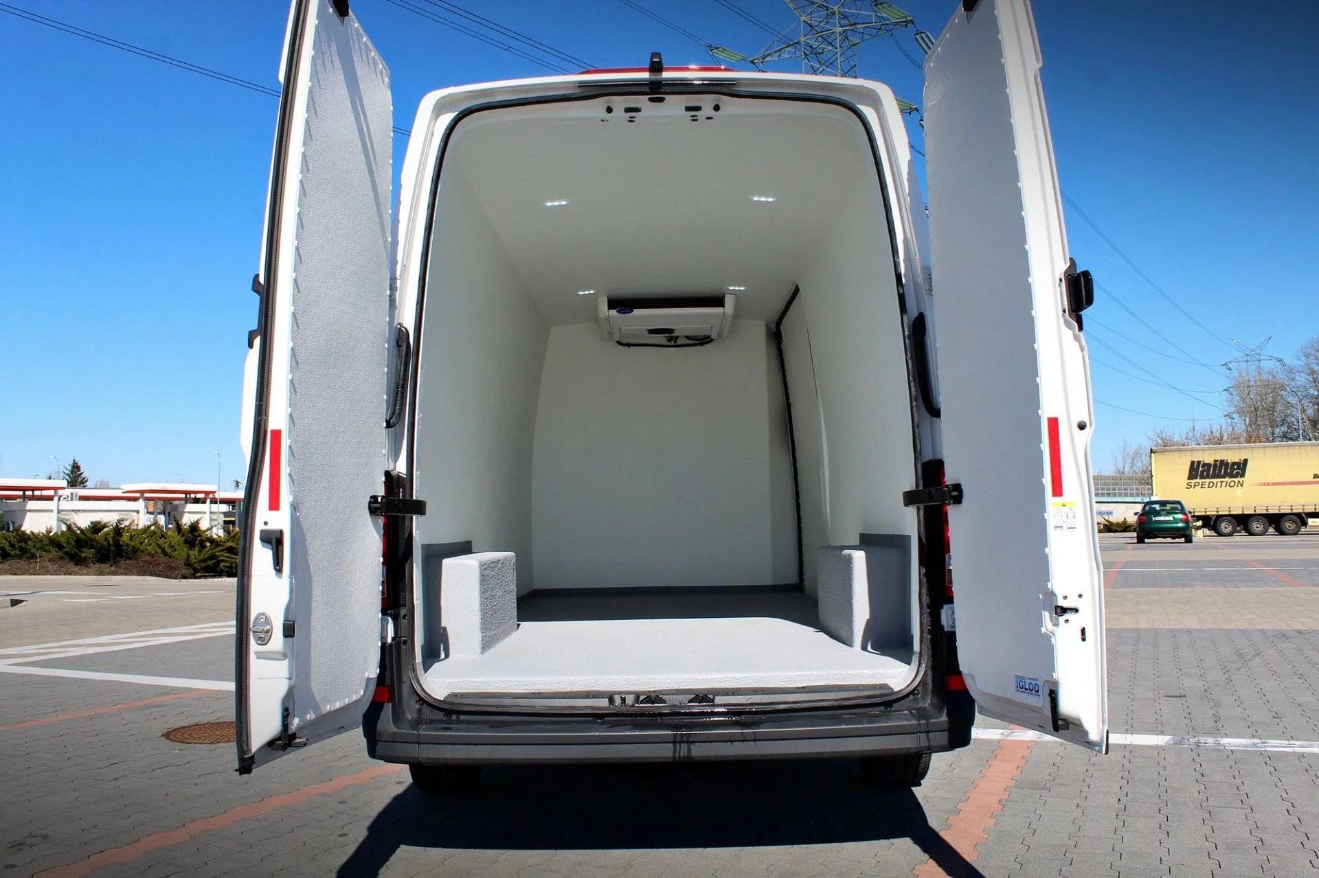  samochody dostawcze chłodnie