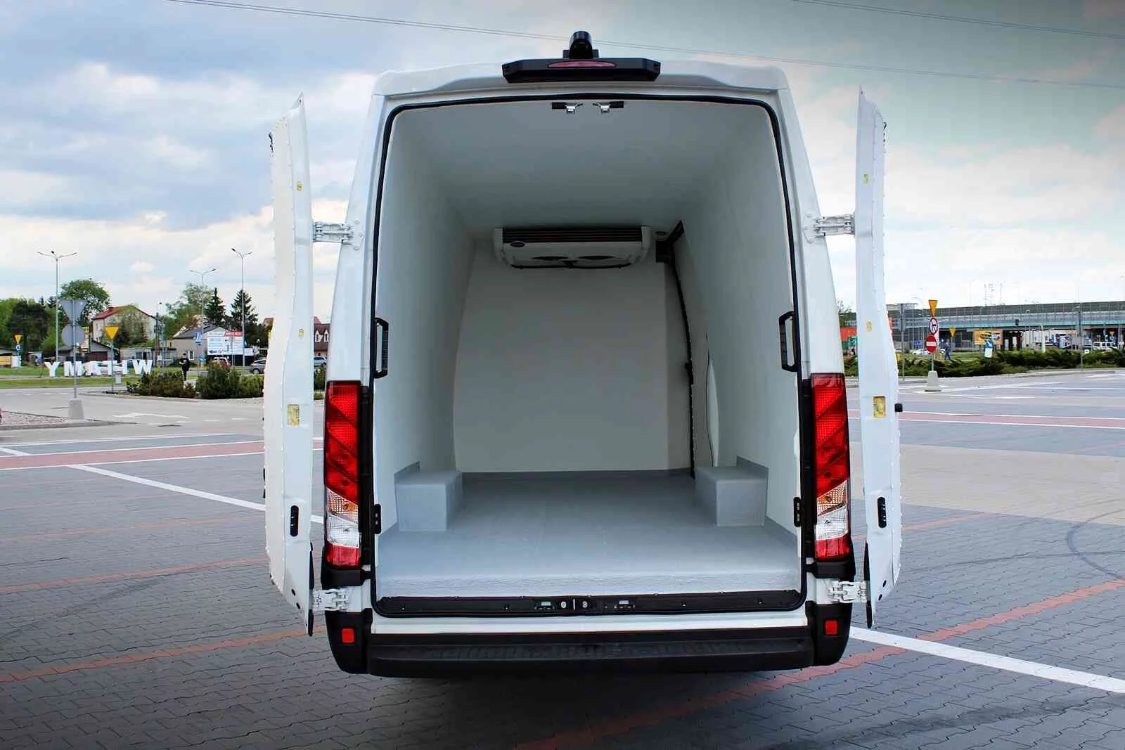  samochody dostawcze chłodnie