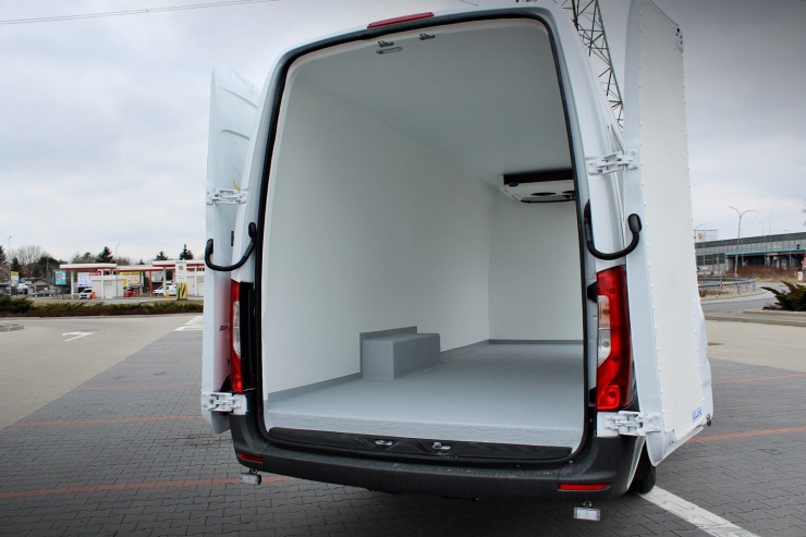  samochody dostawcze chłodnie